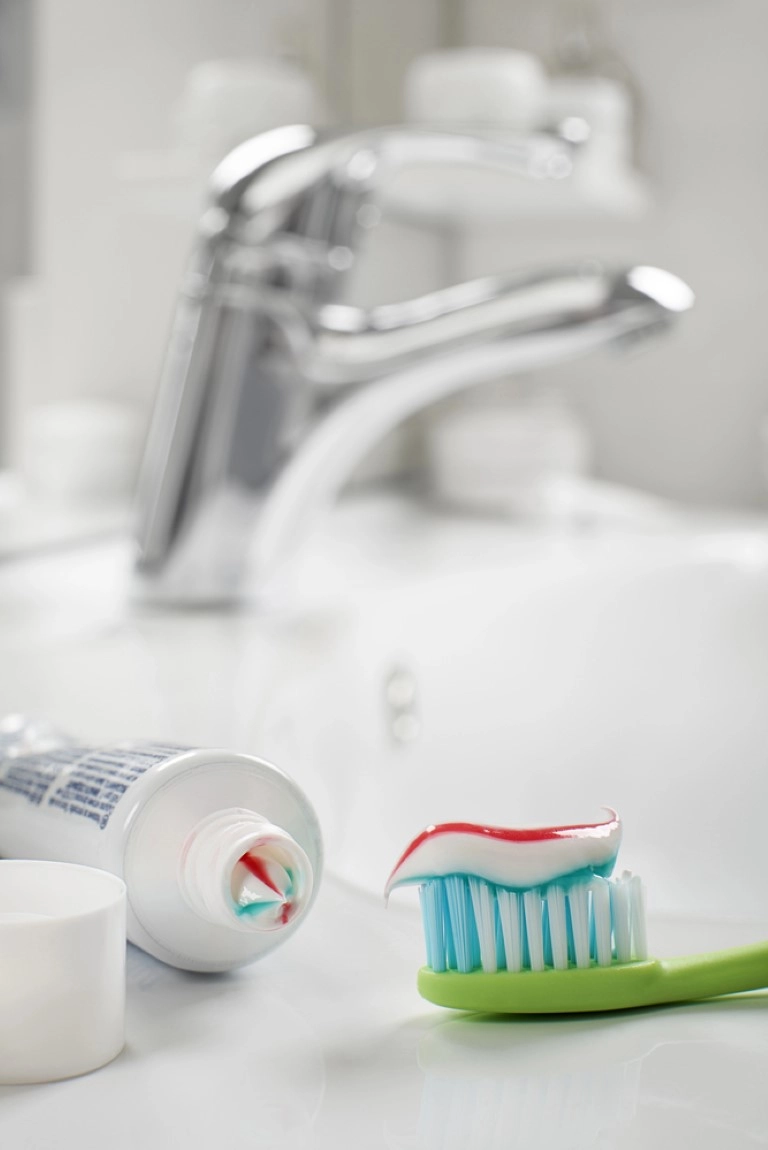 Toothpaste Ingredients: What to Look For and What to Avoid toothpaste
